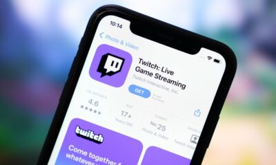 "Embrasser ou lécher" le microphone est sexuel, dit Twitch