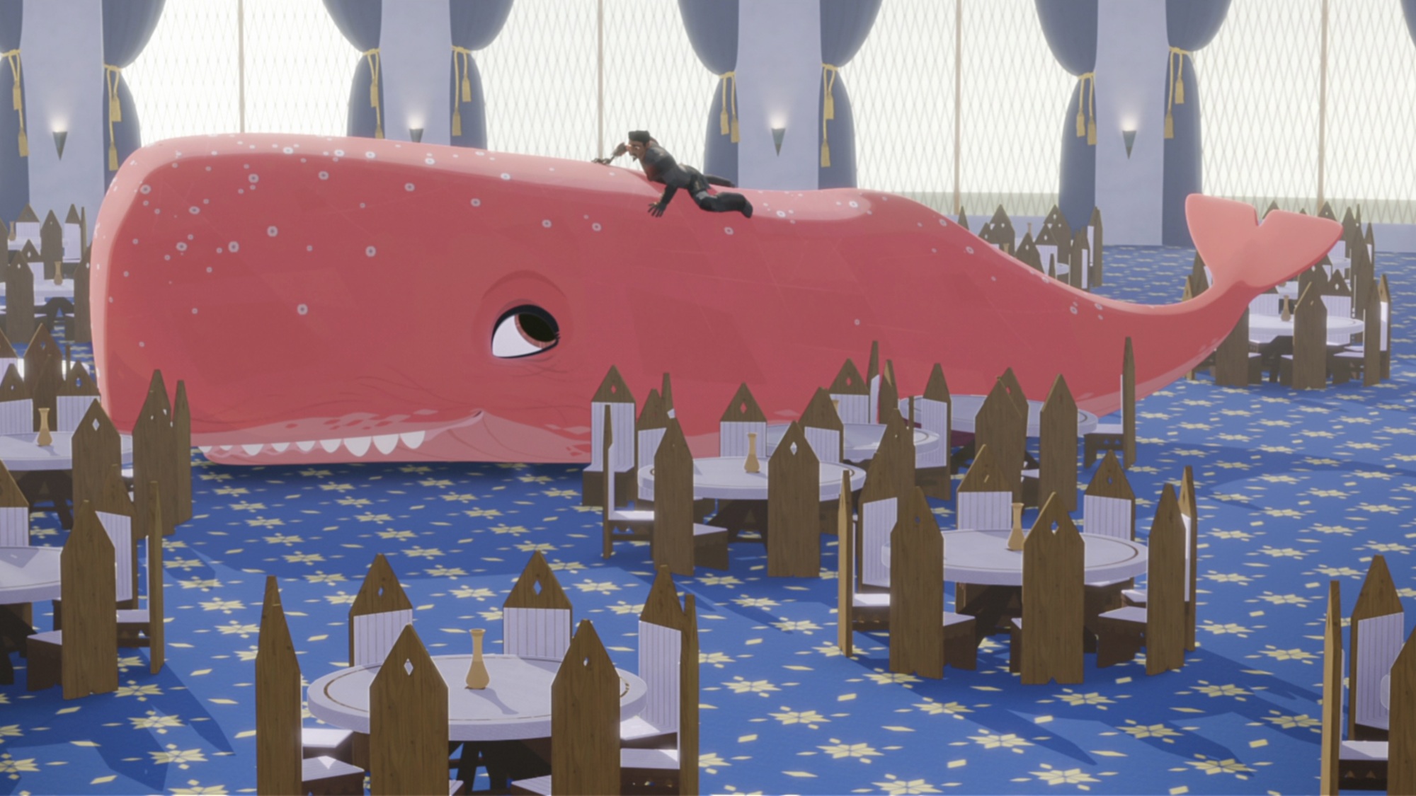 Un chevalier en armure noire repose sur le dos d'une grande baleine rose dans une salle à manger chic à la moquette bleue.