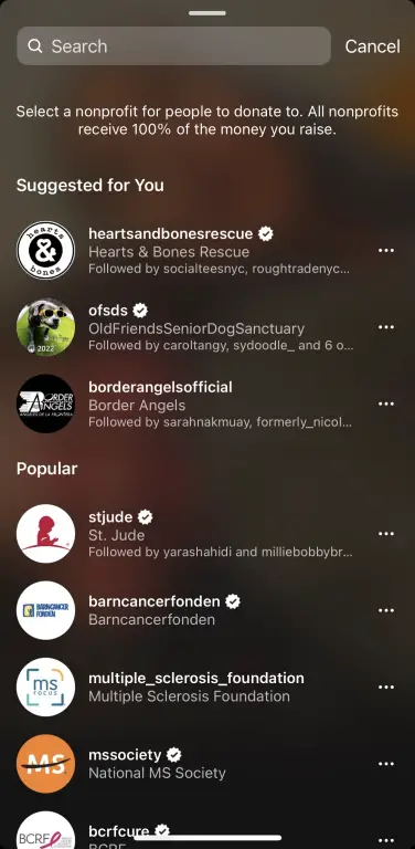 Une capture d'écran de la liste des utilisateurs d'Instagram à but non lucratif parmi lesquels choisir lors du démarrage d'un Instagram Live. 