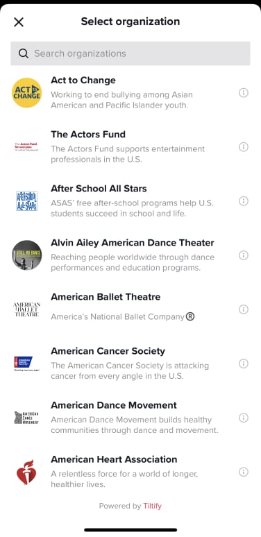 Une capture d'écran de la liste des organisations à but non lucratif parmi lesquelles vous pouvez choisir lorsque vous soutenez une organisation sur TikTok.