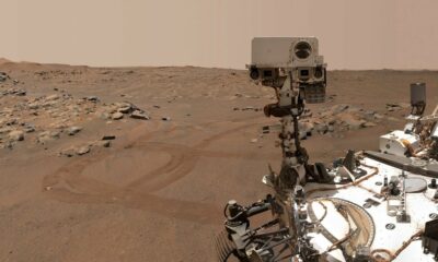 La photo du rover de la NASA montre de l'eau qui a jailli une fois absolument sur Mars