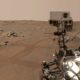 La photo du rover de la NASA montre de l'eau qui a jailli une fois absolument sur Mars