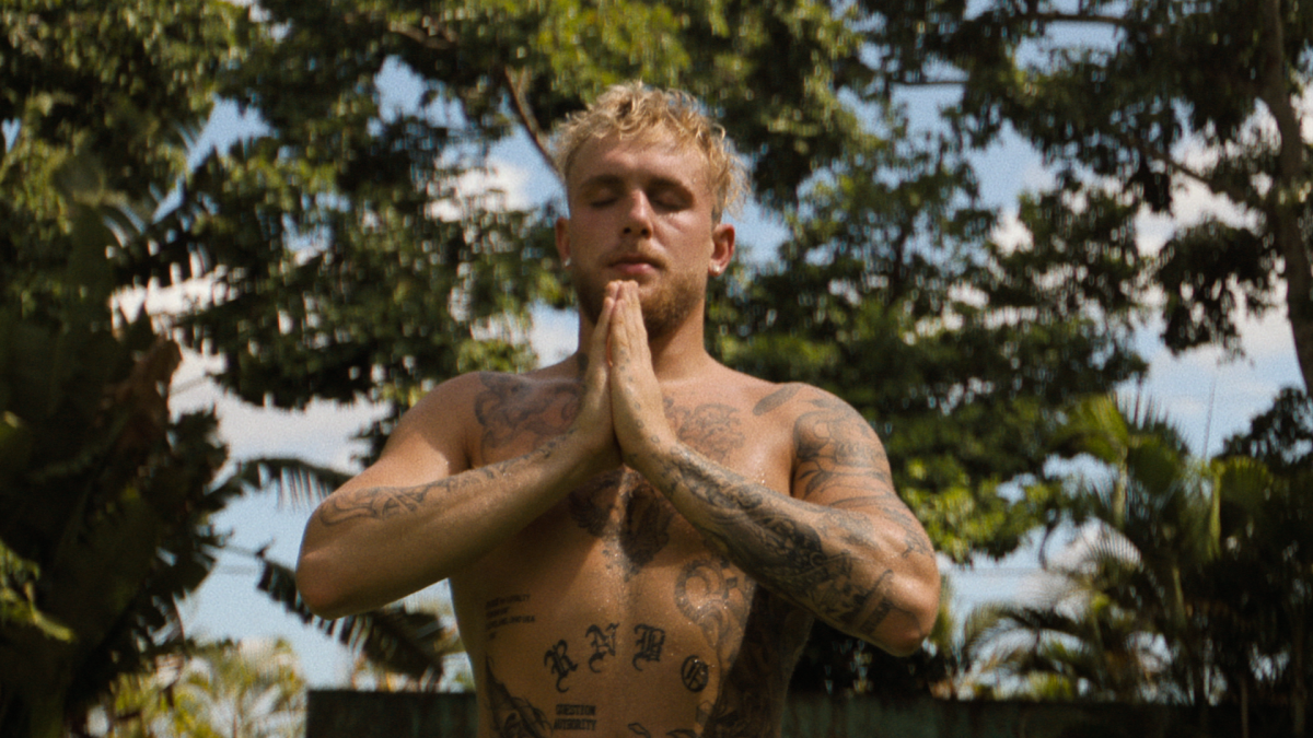 Dans le documentaire Jake Paul de Netflix, la violence n'est qu'un mal nécessaire