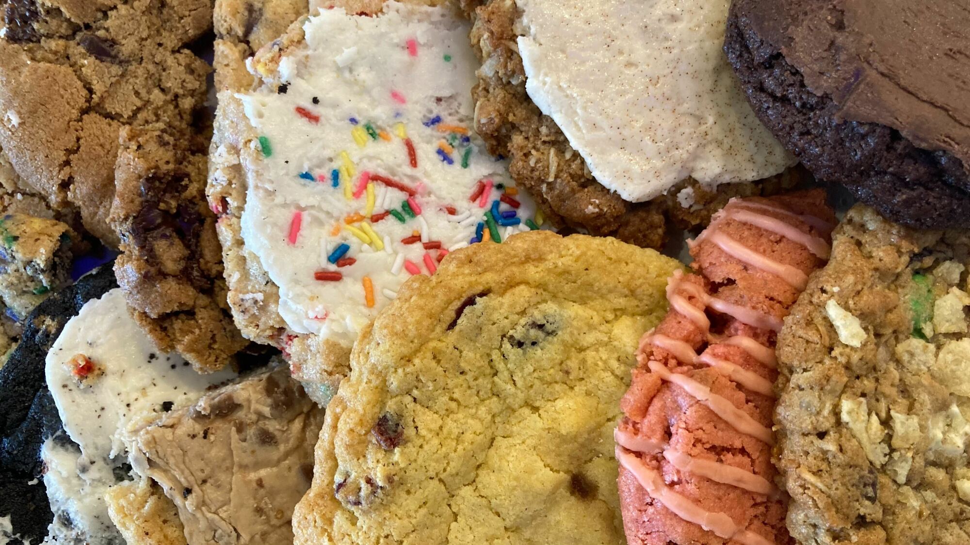 Cookies posés les uns sur les autres.