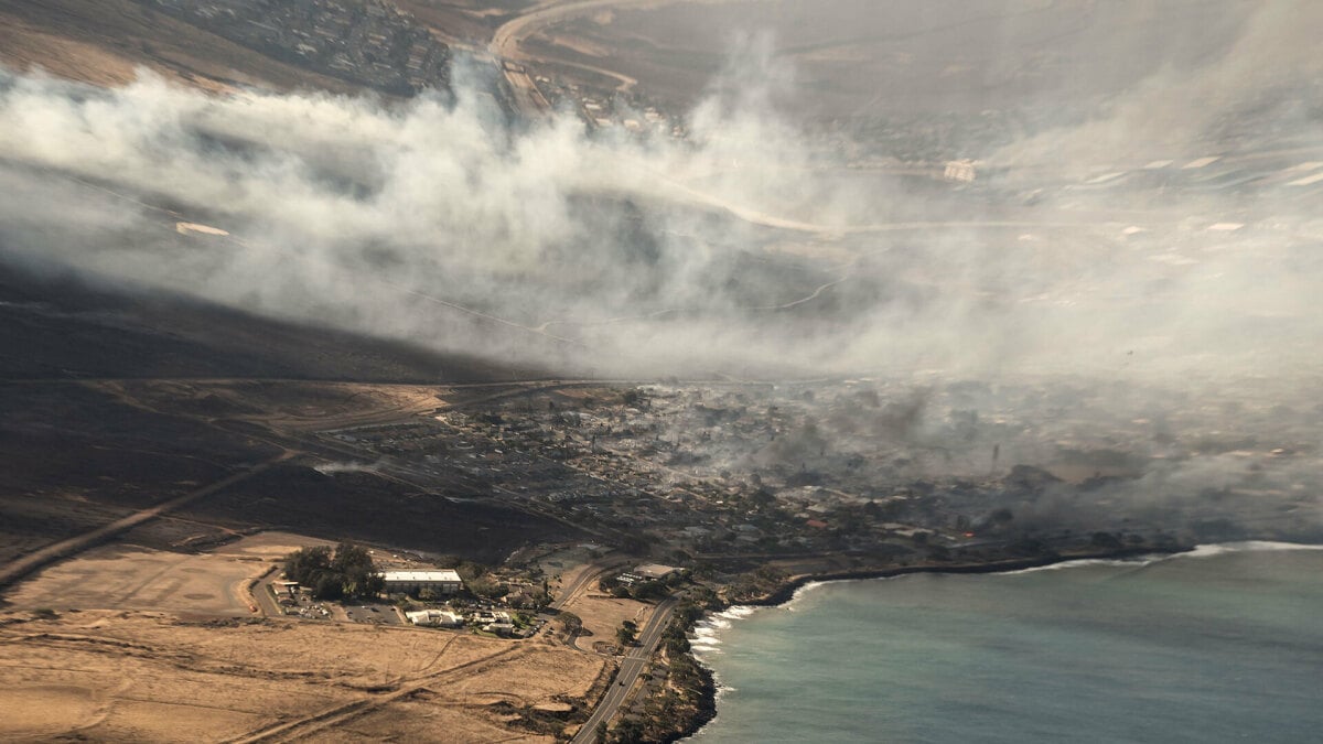 Qu'est-ce qui a causé l'incendie de Maui et qu'est-ce qui l'a rendu "apocalyptique" ?