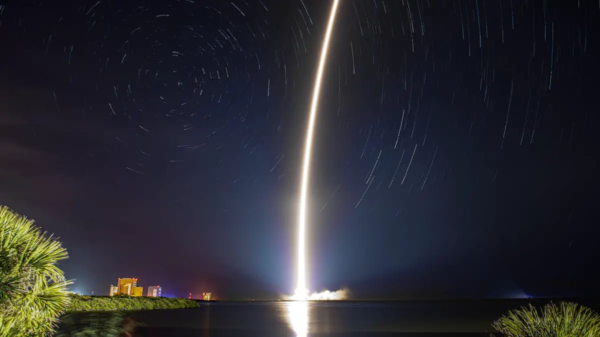 Regardez SpaceX lancer 22 autres satellites Starlink