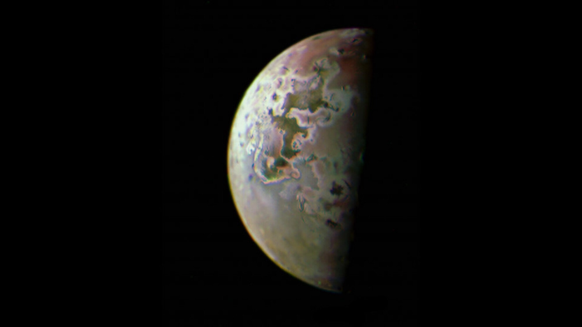 Le vaisseau spatial Juno de la NASA a capturé cette vue rapprochée d'Io sur sa 53e orbite autour de Jupiter.