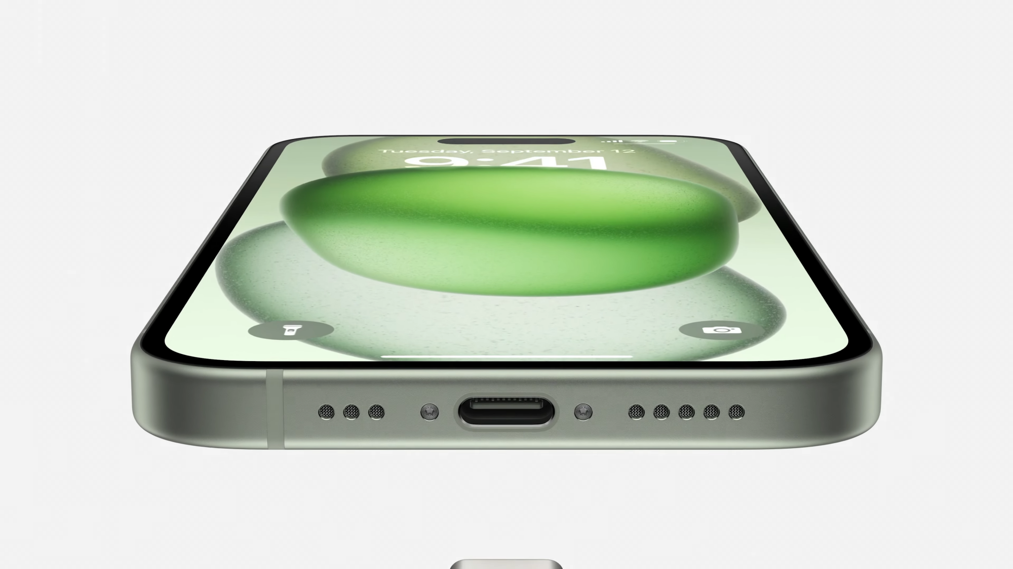 iPhone 15 vert avec port USB-C