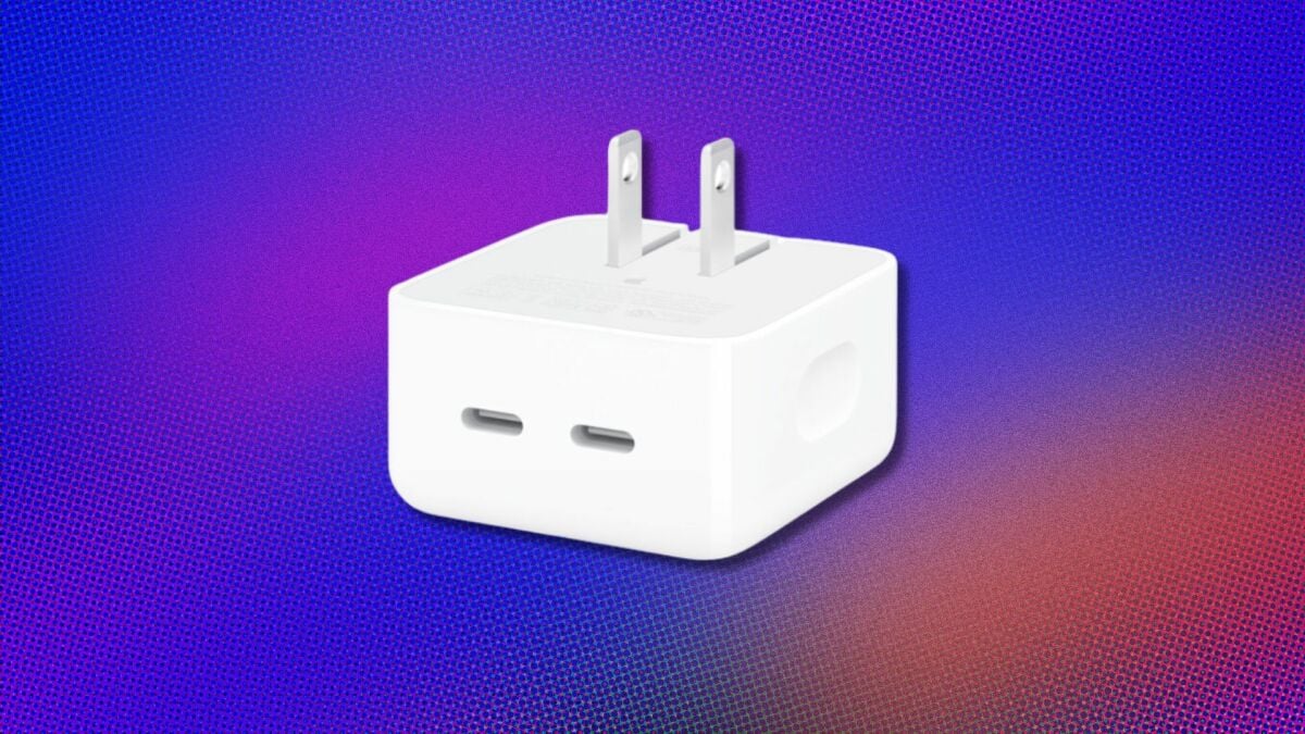 Chargez deux appareils à la fois avec l'adaptateur secteur compact double USB-C 35 W d'Apple