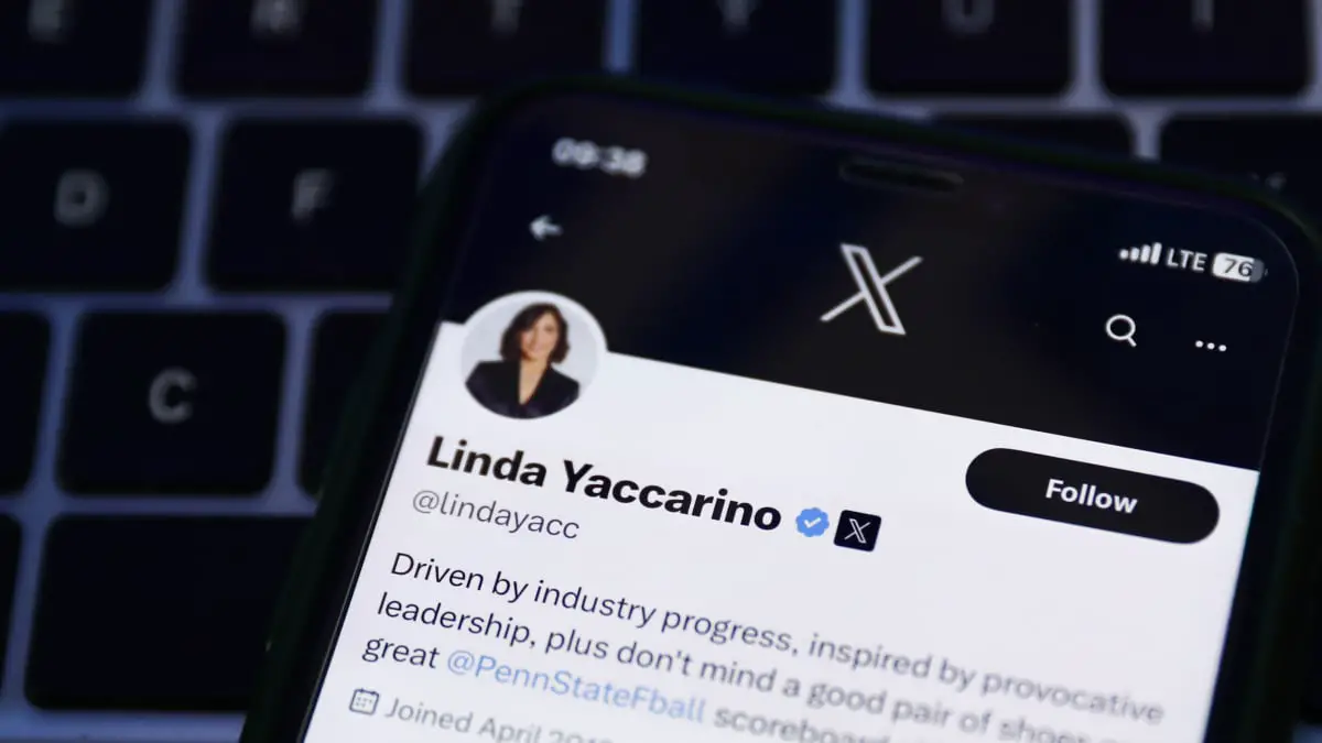 Twitter/X perd des utilisateurs.  La PDG Linda Yaccarino vient de le confirmer dans une interview tendue.