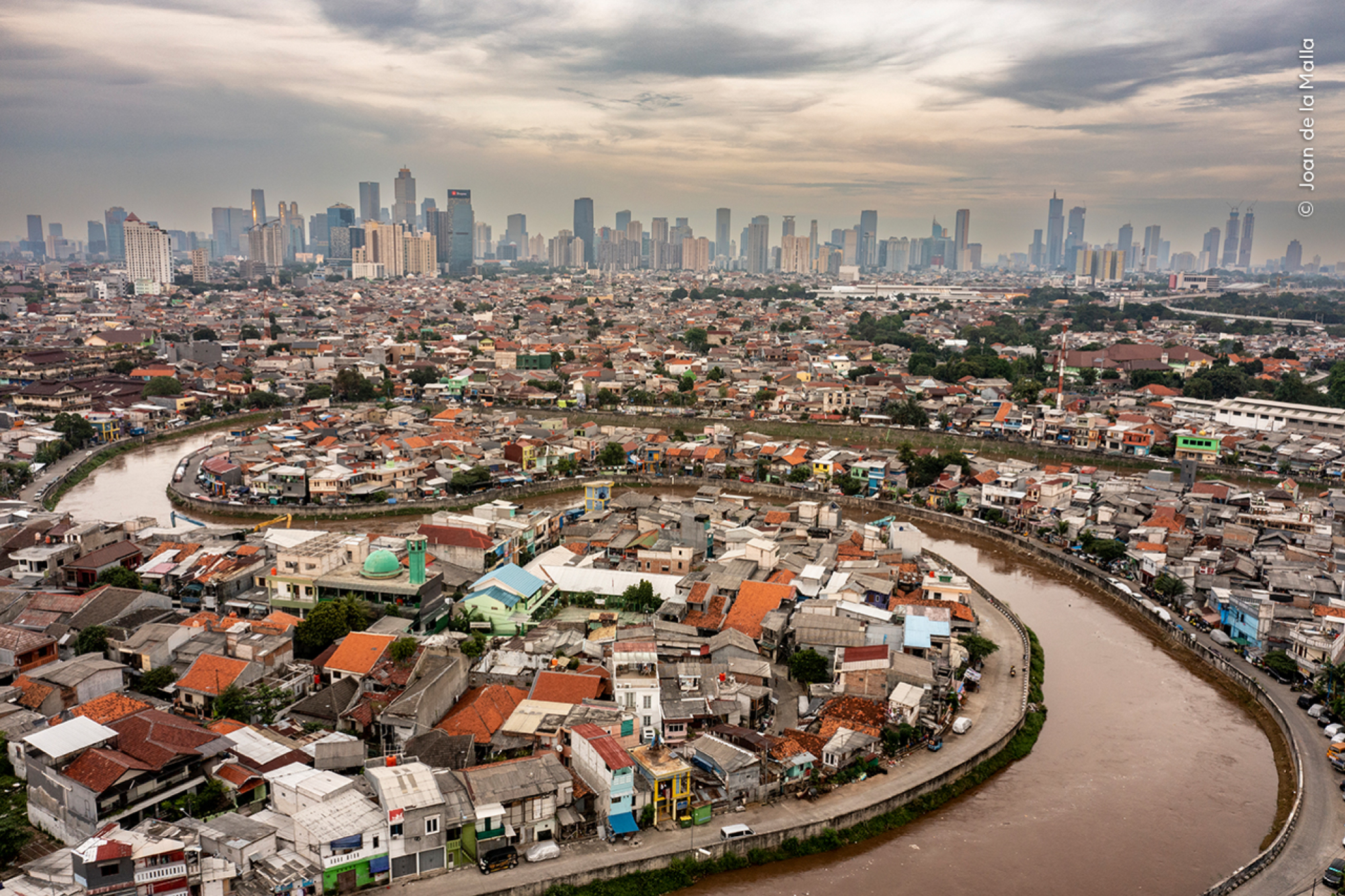 La rivière Ciliwung polluée dans la capitale indonésienne, Jakarta.