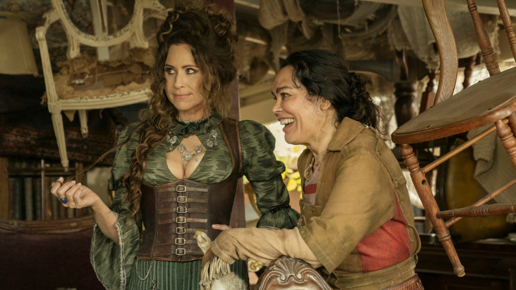 Minnie Driver et Rachel House dans le rôle d