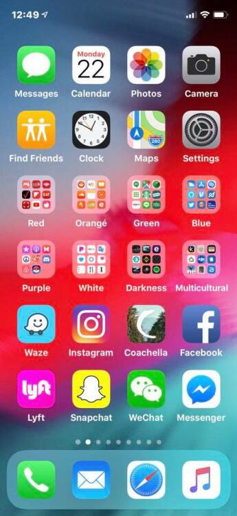 Applications iPhone organisées par couleur.
