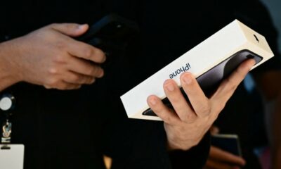 Apple pourra mettre à jour les iPhones pendant qu'ils sont encore dans la boîte, selon un rapport