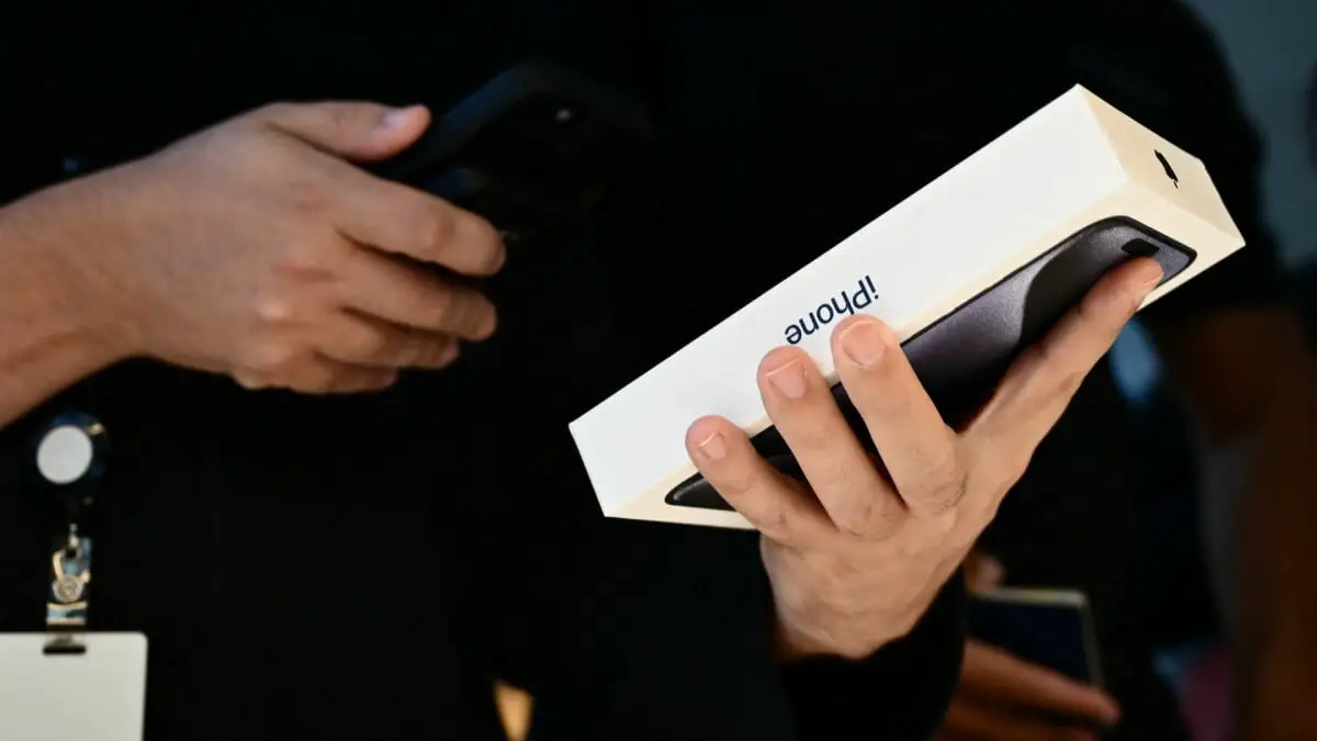 Apple pourra mettre à jour les iPhones pendant qu'ils sont encore dans la boîte, selon un rapport