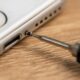 Apple va rendre les outils de réparation pour iPhone plus largement disponibles