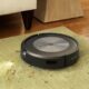 L'iRobot Roomba j7+ est à moitié prix chez Amazon et Walmart avant le Prime Day