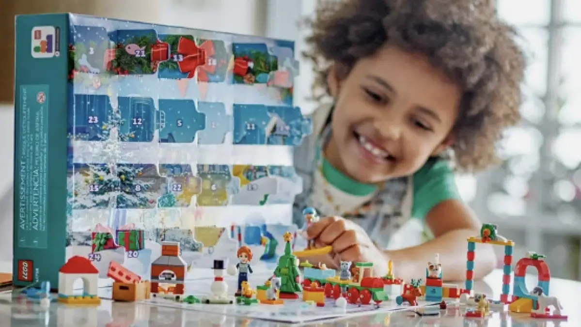 Achetez ce calendrier de l'Avent Lego mignon comme un bouton à son prix le plus bas jamais vu