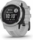 un Garmin Instinct 2 Solar blanc sur fond blanc