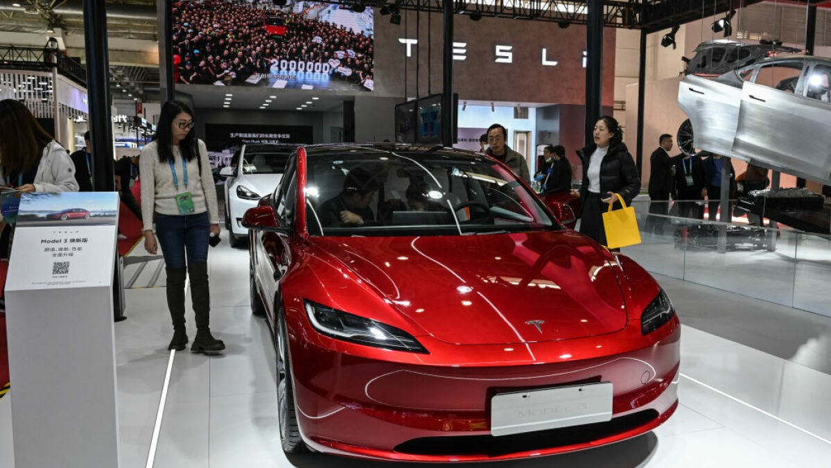 Tesla rappelle des millions de voitures aux États-Unis en raison de problèmes de direction automatique