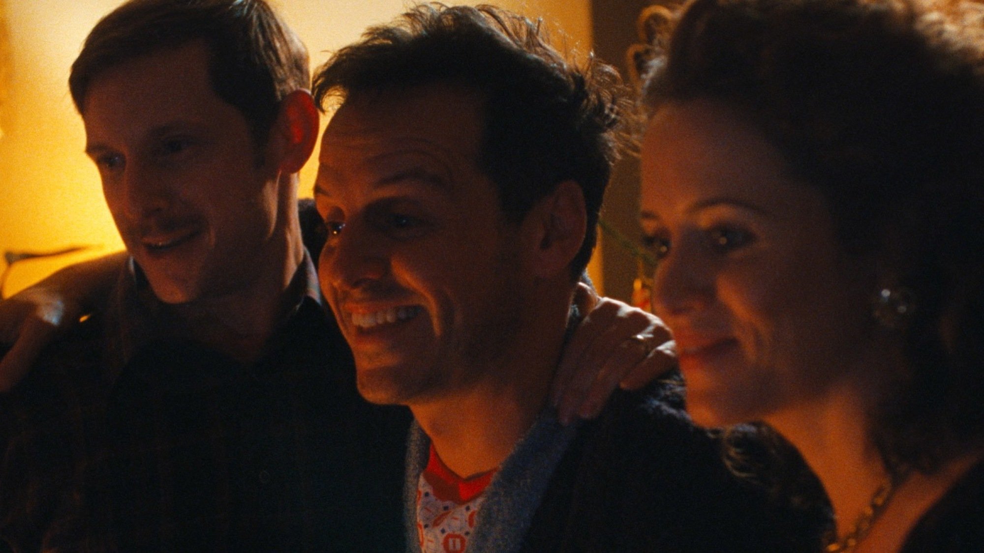 Jamie Bell, Andrew Scott et Claire Foy incarnent une famille dans "All of Us Strangers".