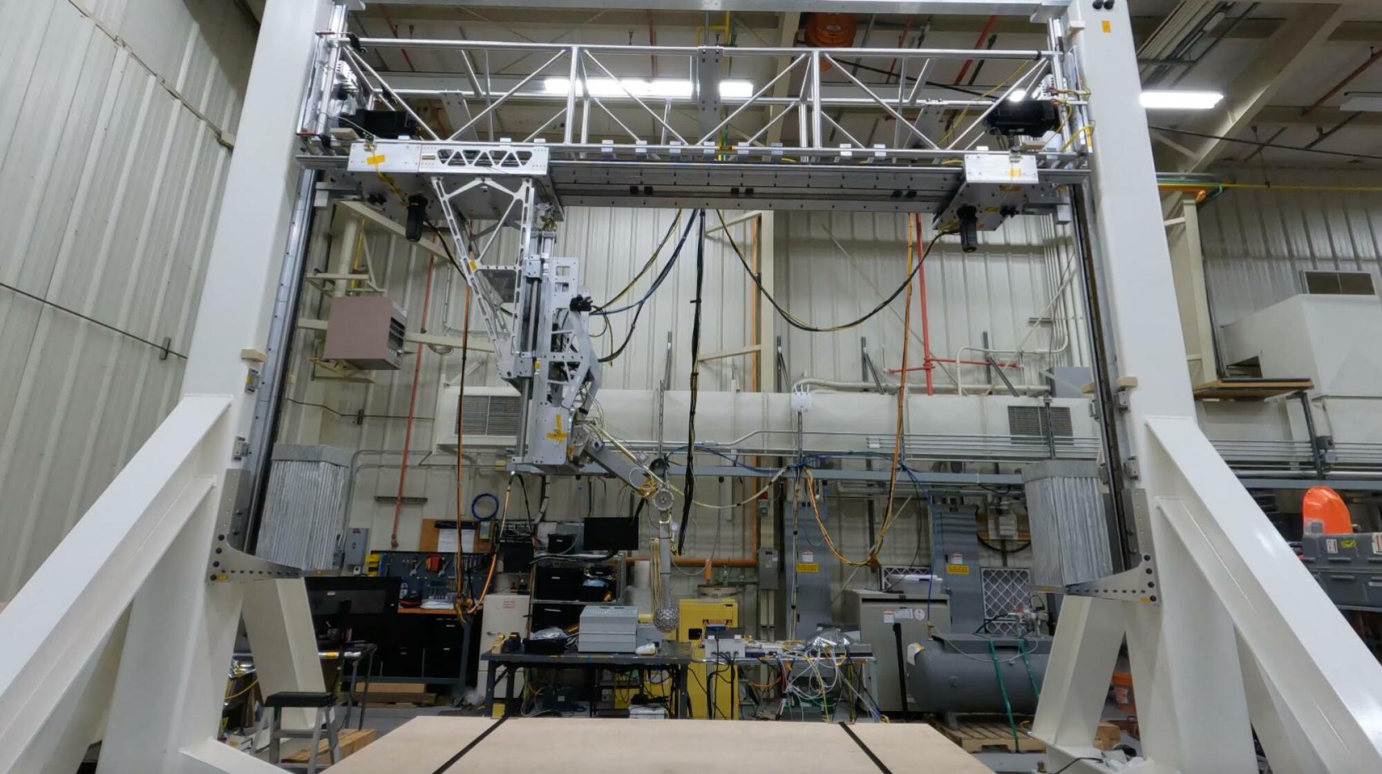 Le banc d'essai Europa Lander au Jet Propulsion Laboratory de la NASA.