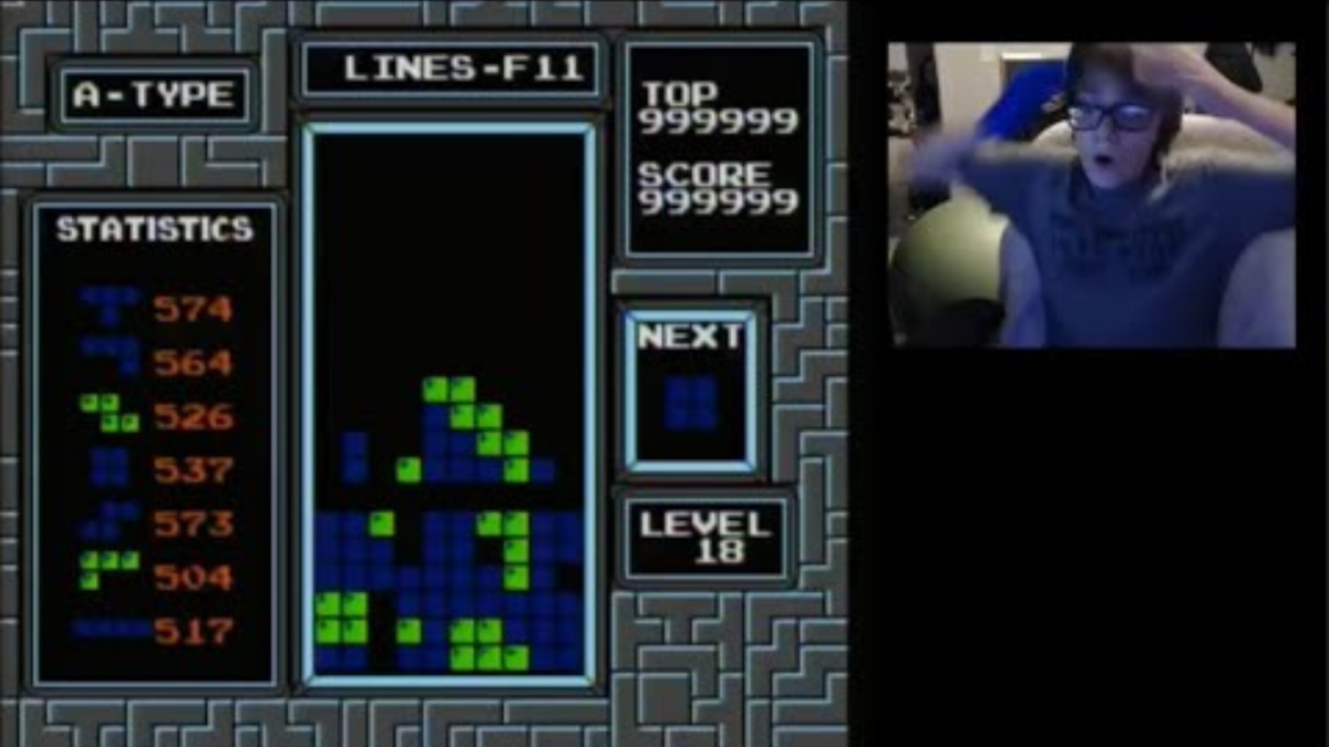 Découvrez le moment où un jeune de 13 ans bat apparemment Tetris pour la première fois de l'histoire