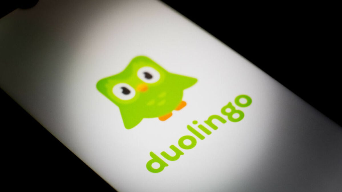 Duolingo se tourne vers l'IA pour générer du contenu et supprime 10 % de ses sous-traitants