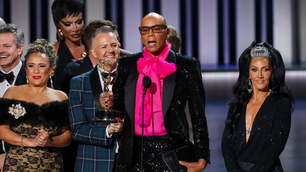 Emmys 2024 : regardez le brillant discours d'acceptation de RuPaul défendant les événements de la bibliothèque de drag