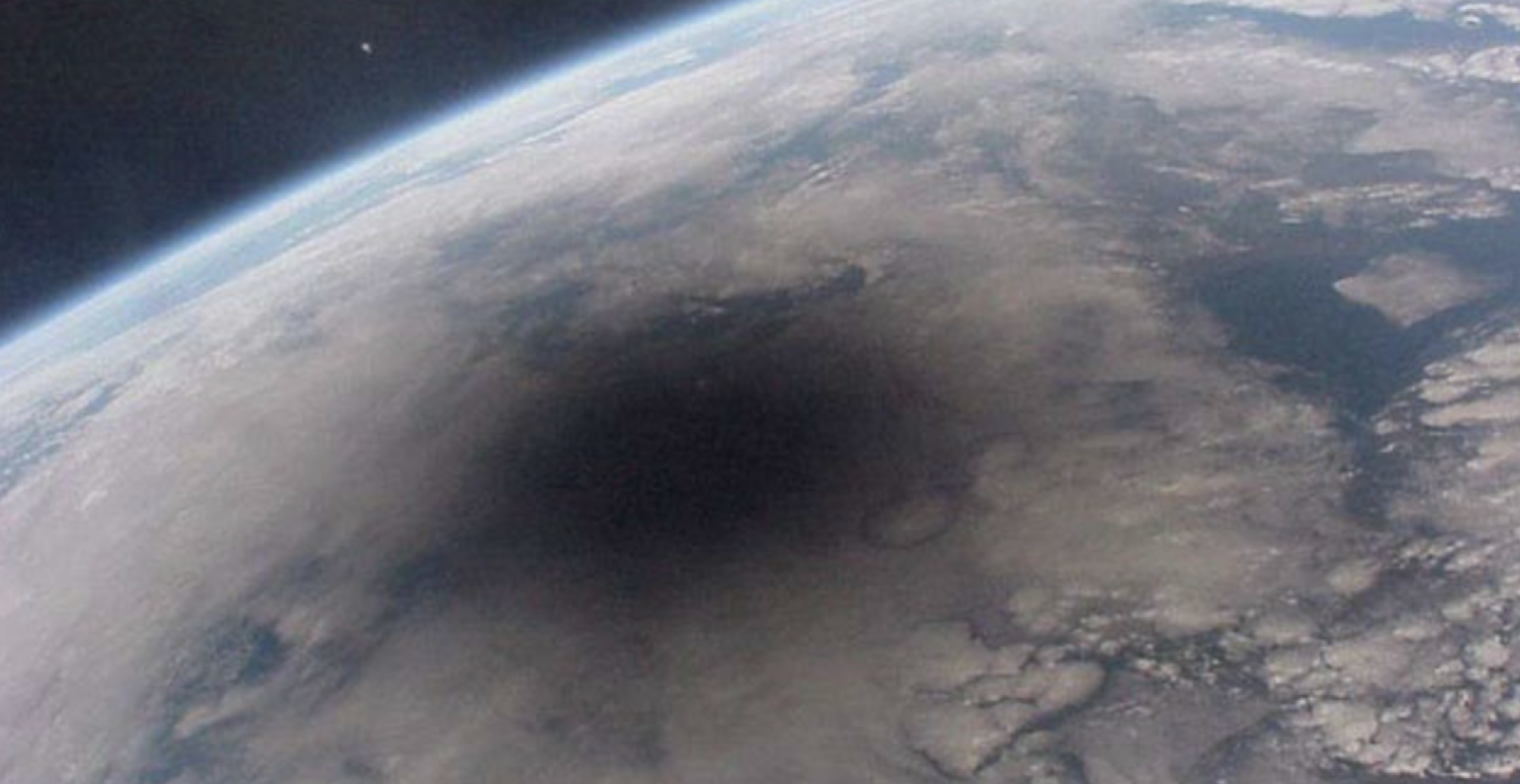 Une éclipse solaire totale vue depuis la Station spatiale internationale.