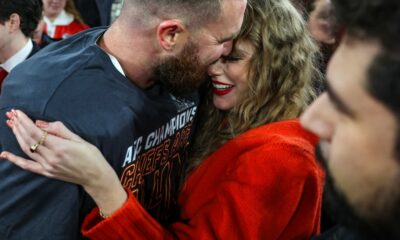 Les fans de Taylor Swift célèbrent que Travis Kelce et les Chiefs se dirigent vers le Super Bowl