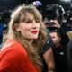 Si Taylor Swift assiste au Super Bowl 2024, qui amènera-t-elle ?