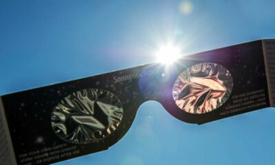 Une éclipse solaire peut vous cuire les yeux.  Voici quand mettre les lunettes.