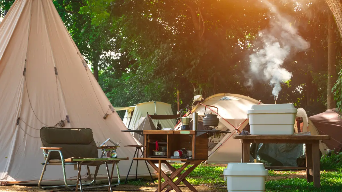 Faites vos valises : le matériel de camping et de randonnée REI est jusqu'à 50 % de réduction