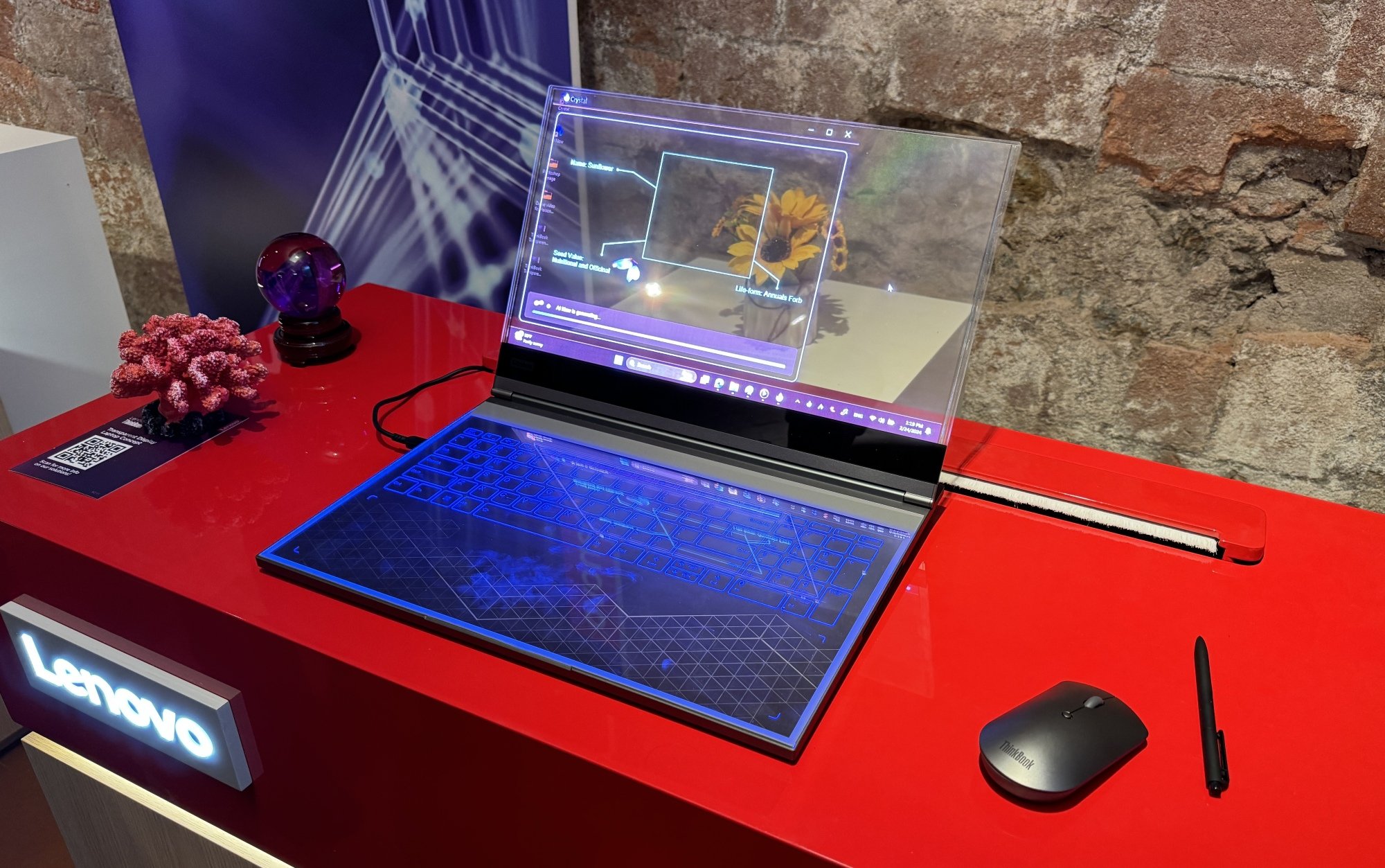 Concept d'ordinateur portable transparent Lenovo
