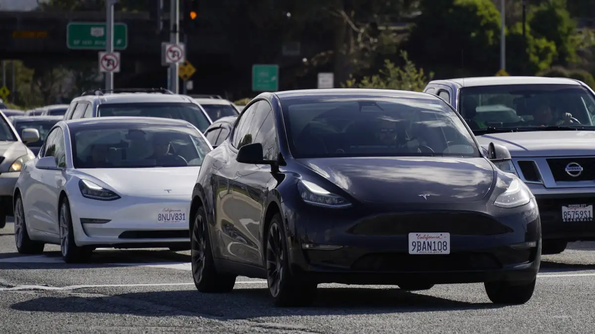 Les publicités « Boycottez Tesla » diffusées pendant le Super Bowl soulignent les dangers de la conduite autonome
