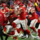 Les réseaux sociaux éclatent alors que les Chiefs de Kansas City remportent le Super Bowl dans un thriller en prolongation