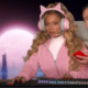 Nous avons trouvé le casque de jeu rose à oreilles de chat que Beyoncé portait dans sa publicité virale pour Verizon