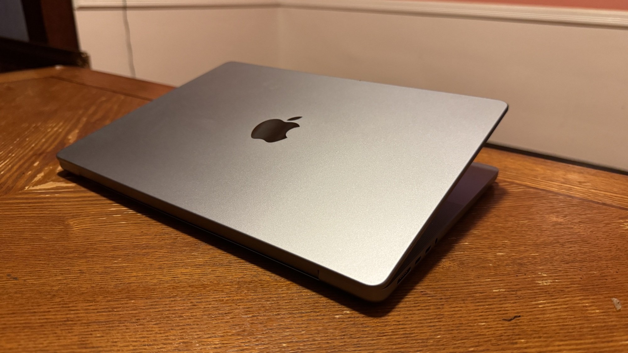 MacBook Pro M3 14 pouces sur une table