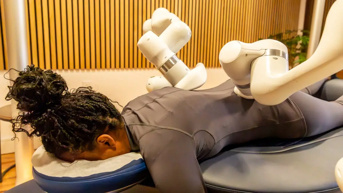 Ce robot IA m'a massé le dos et les fesses : 5 raisons pour lesquelles j'arrête les masseuses humaines