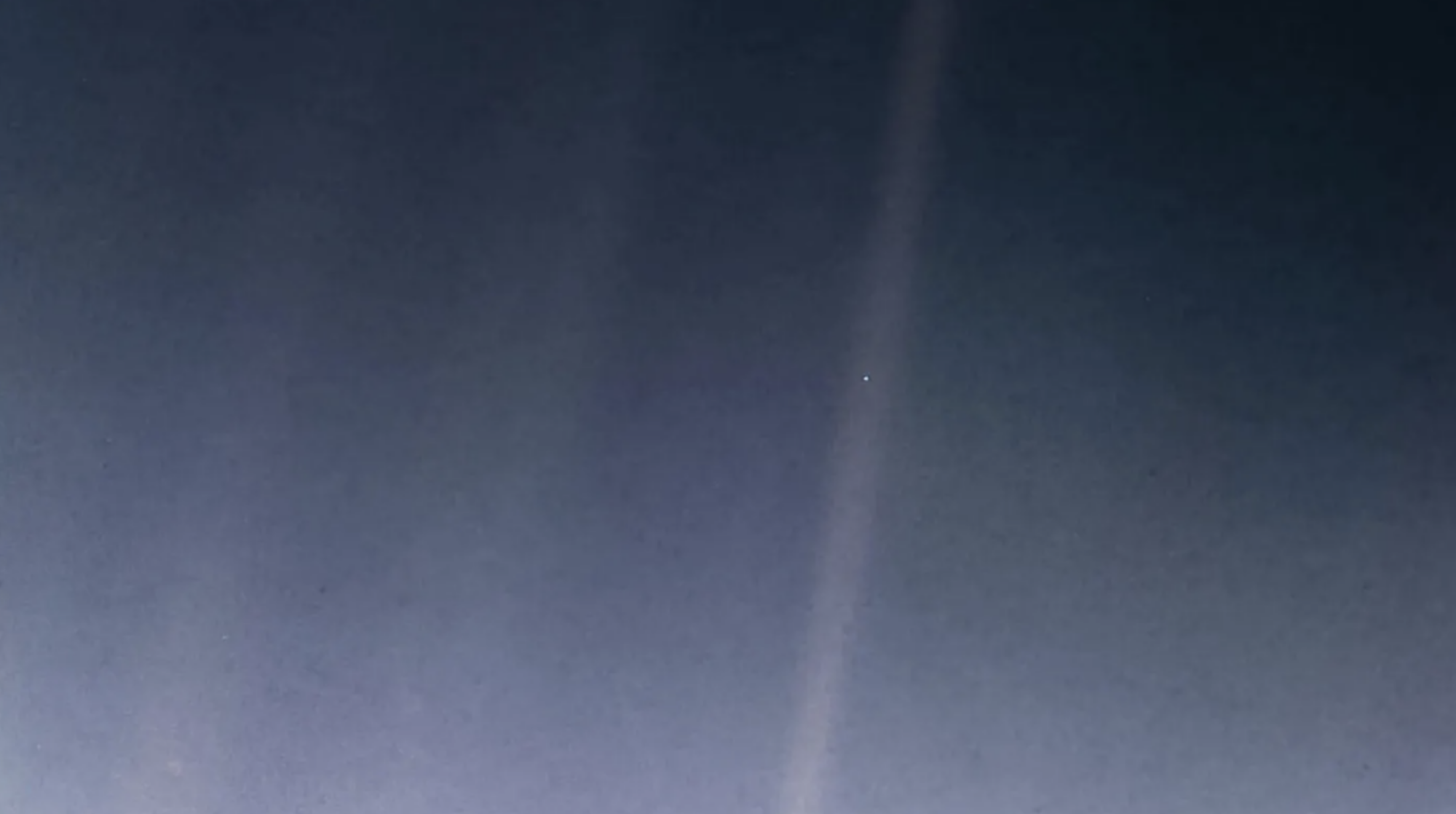Le « Pale Blue Dot », ou Terre, capturé par le vaisseau spatial Voyager 1.