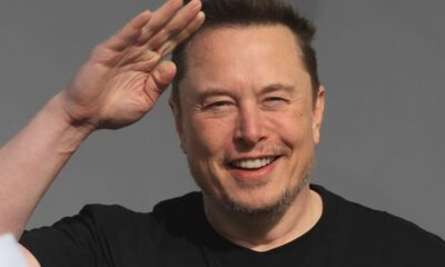 X d'Elon Musk suspend les utilisateurs qui publient le nom présumé du créateur de bande dessinée alt-right