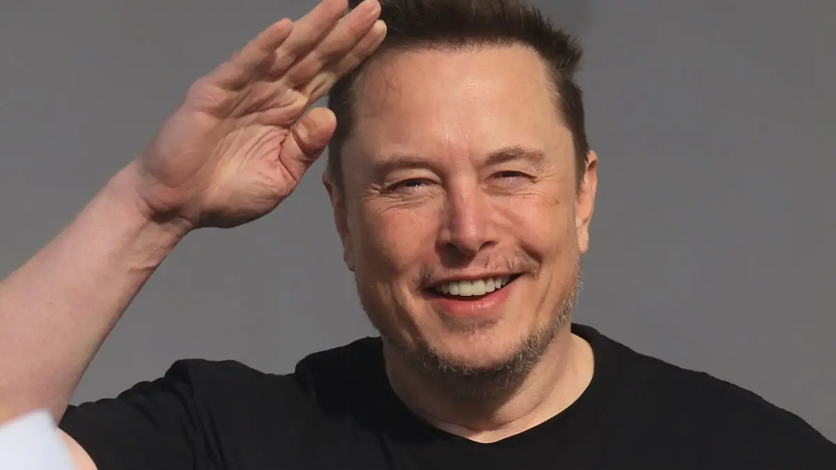 X d'Elon Musk suspend les utilisateurs qui publient le nom présumé du créateur de bande dessinée alt-right