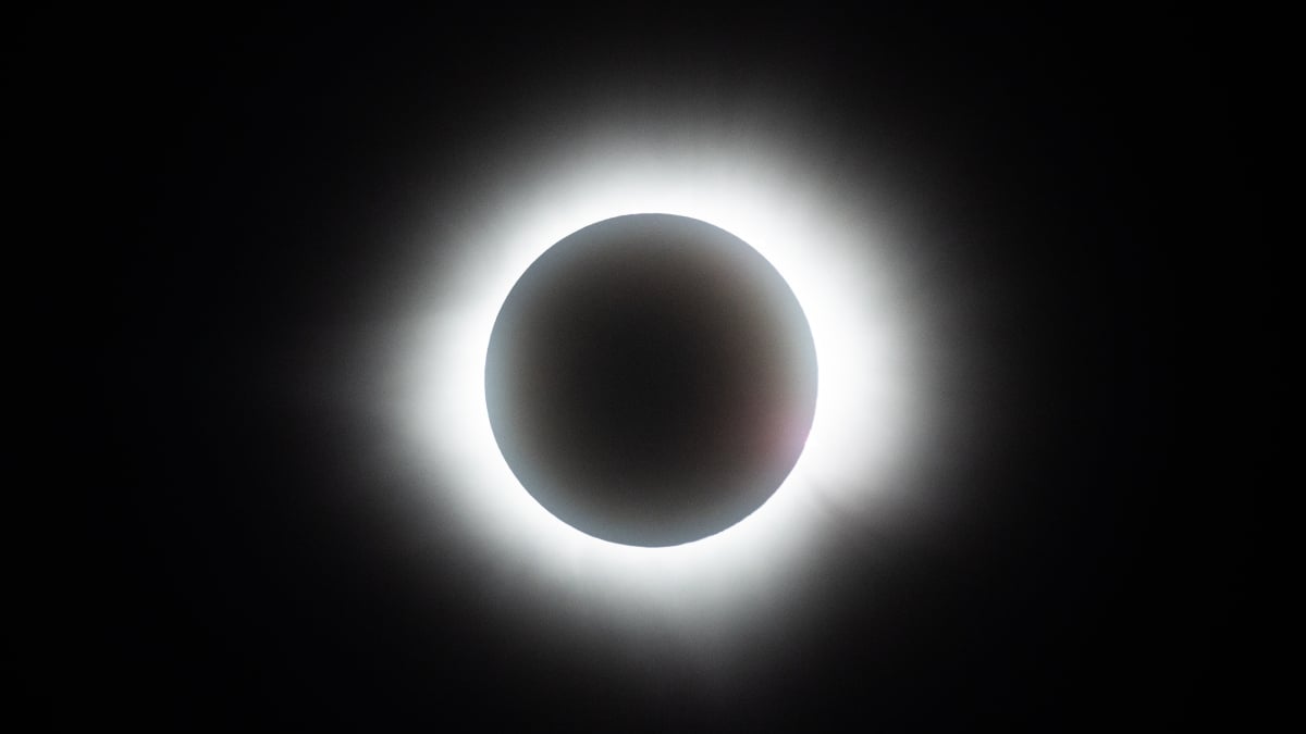 En direct : images à couper le souffle de l’éclipse solaire de 2024