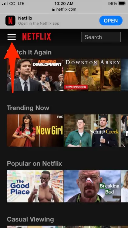 Une capture d'écran de l'application Netflix avec une flèche pointant vers le menu en haut à gauche.