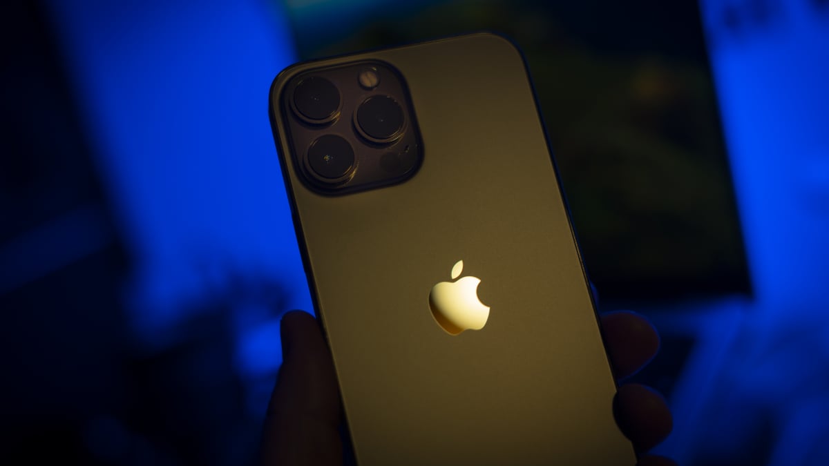 Apple reste silencieux sur les avertissements concernant les « attaques de logiciels espions » sur son iPhone – mais le mystère pourrait être résolu