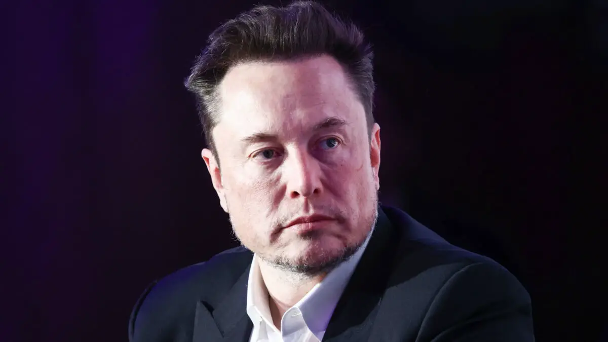 Tesla va supprimer plus de 10 % de ses effectifs, selon un rapport