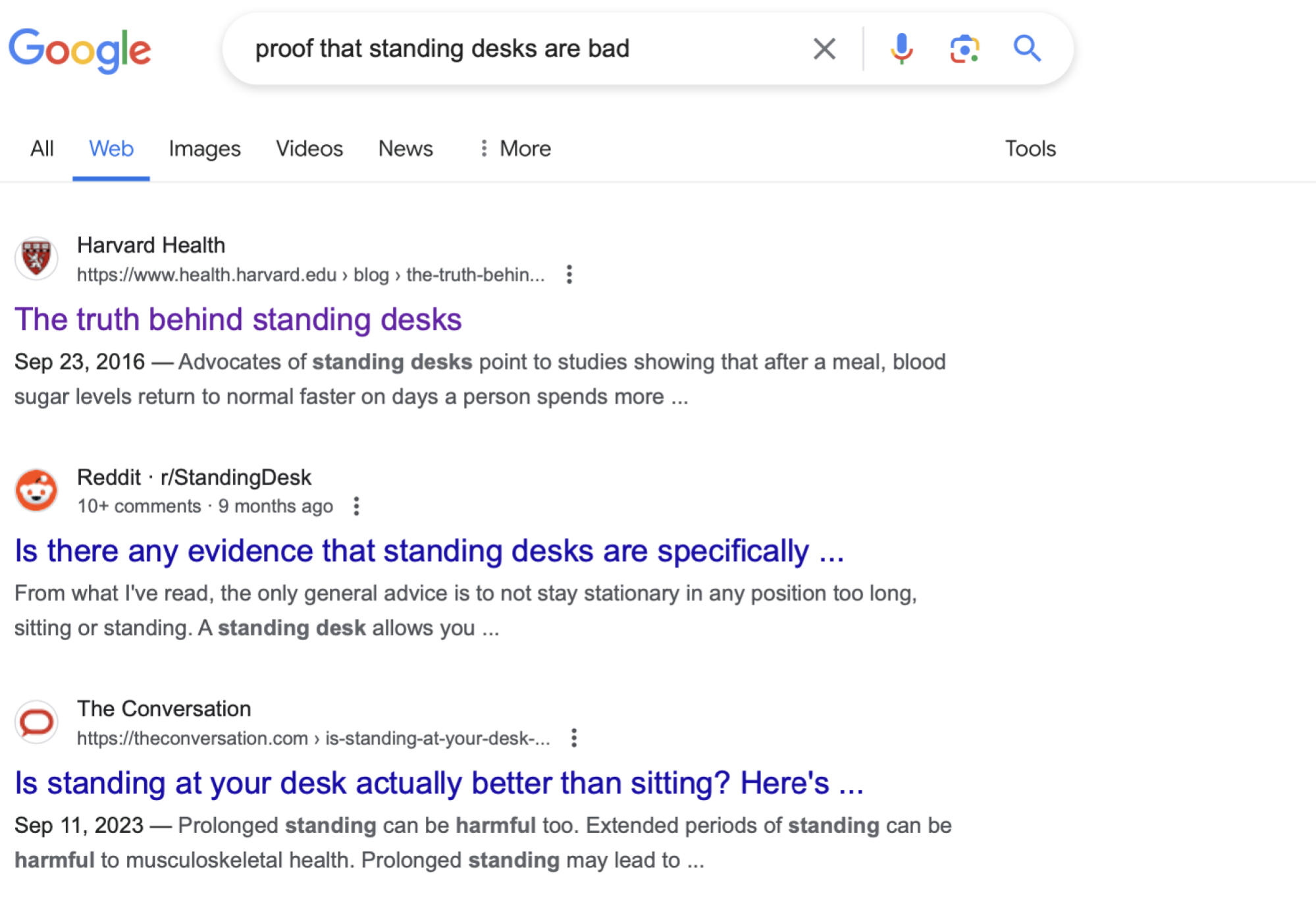 La version non IA de la recherche Google pour « la preuve que les bureaux debout sont mauvais » est un article du Harvard Health Blog intitulé « La vérité derrière les bureaux debout ».