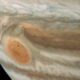 Le vaisseau spatial de la NASA a vu quelque chose d'incroyable près de la grande tache rouge de Jupiter