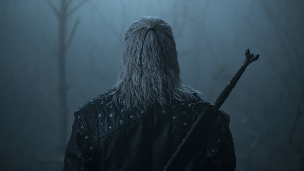 "The Witcher" a donné un premier aperçu de Geralt de Liam Hemsworth et les gens ont des idées